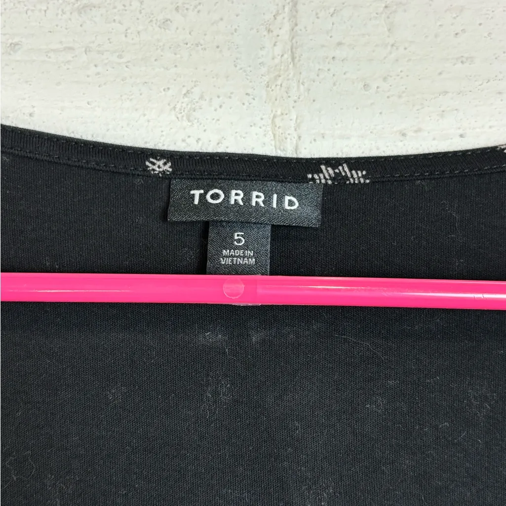 Torrid Plus Size Woman’s Black Casual Vneck Short Sleeve Casual Shirt Size 5XL - Image 2