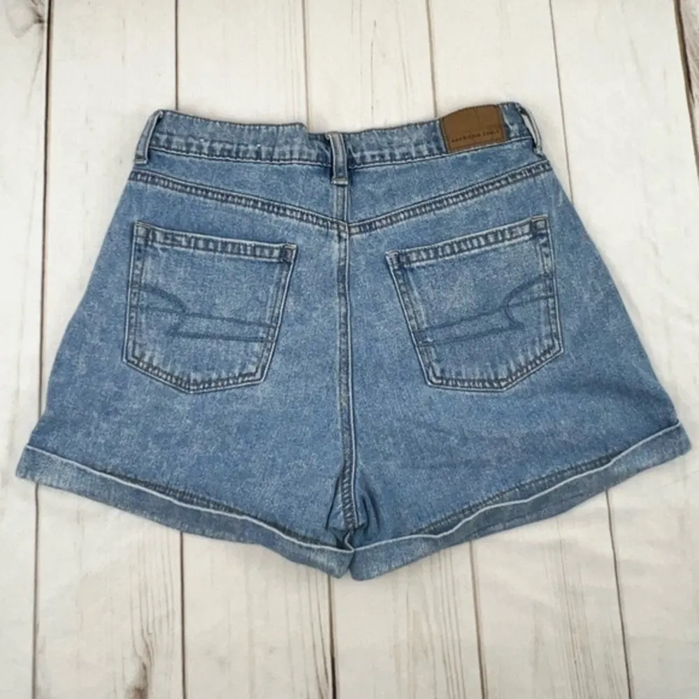 American Eagle jean mom shorts size 2 - Image 5