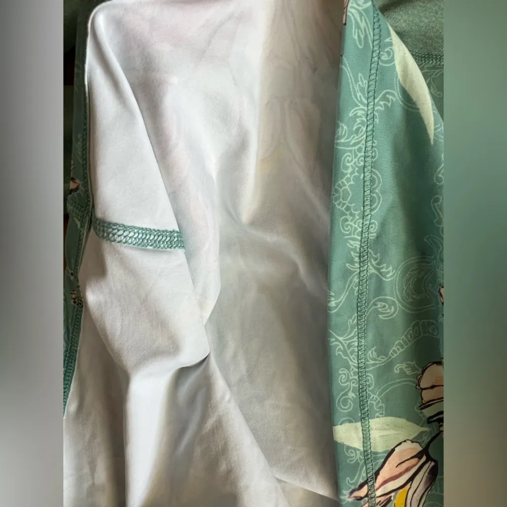 CALIA Rashguard Swim Top Small Garden Gate Long Sleeve Carrie Underwood. - Image 4