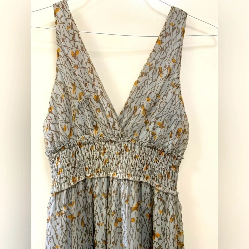 Um Gee dress v neck floral women's medium - Image 2