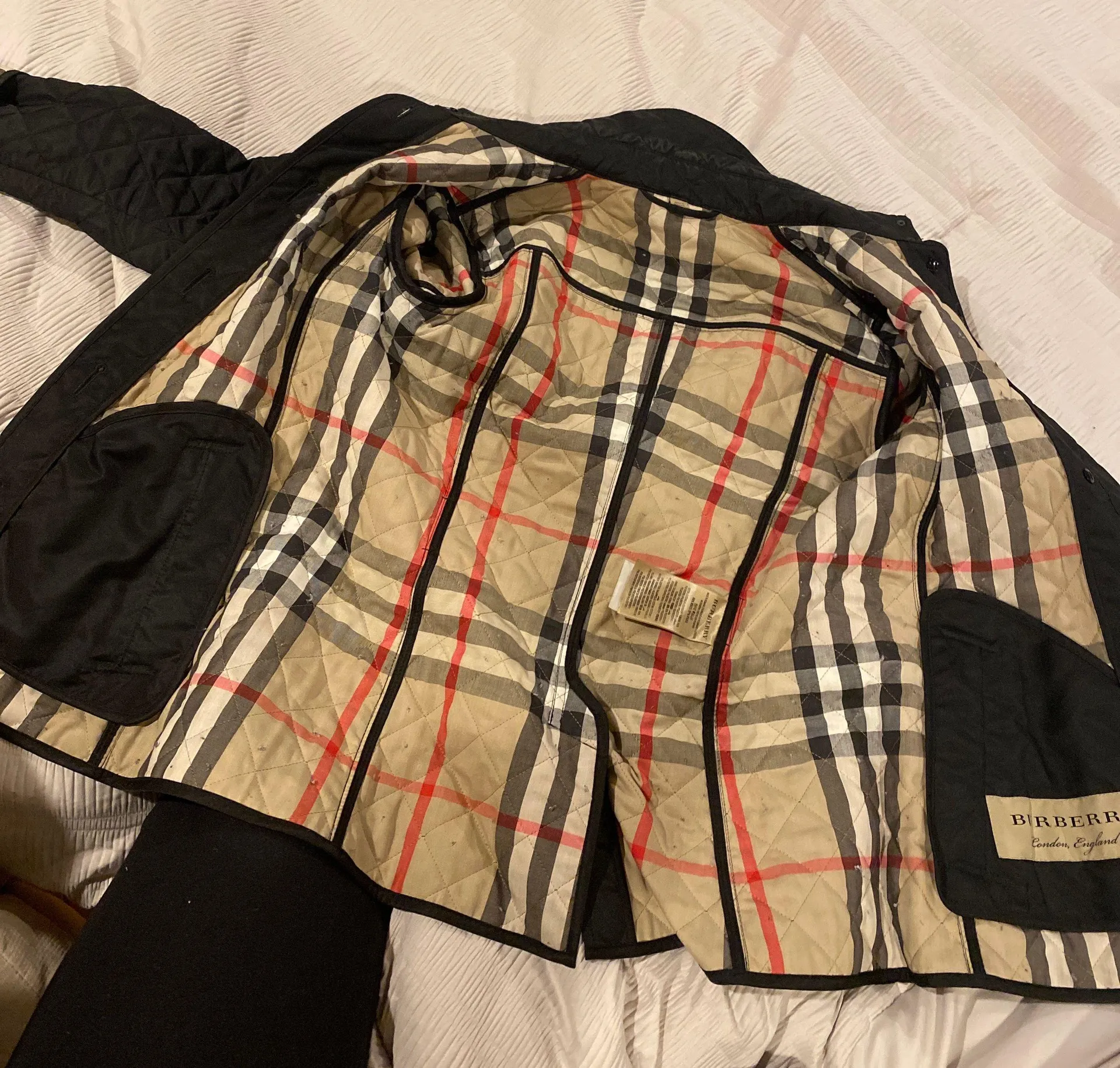 Burberry Classic Quilted Jacket - Image 3