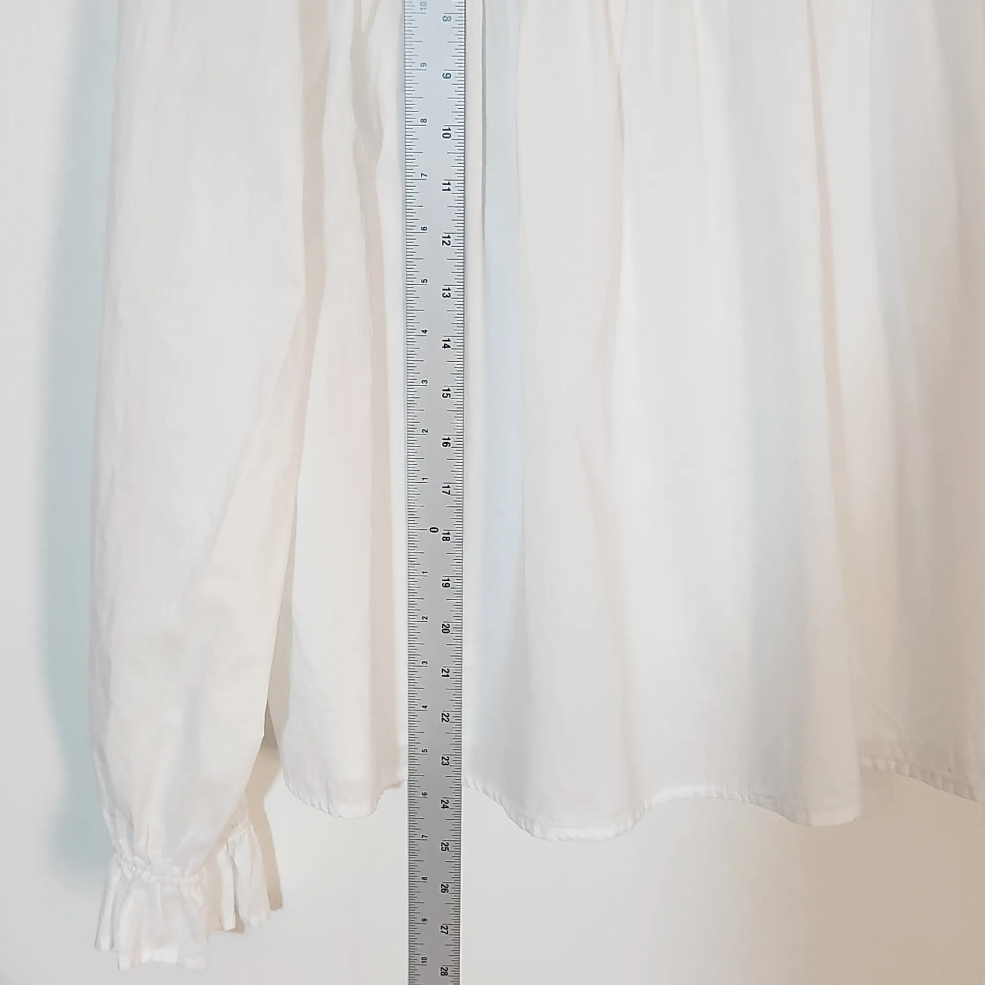 GAP White Cotton Blouse with Smocked Neckline Size Large - Image 9