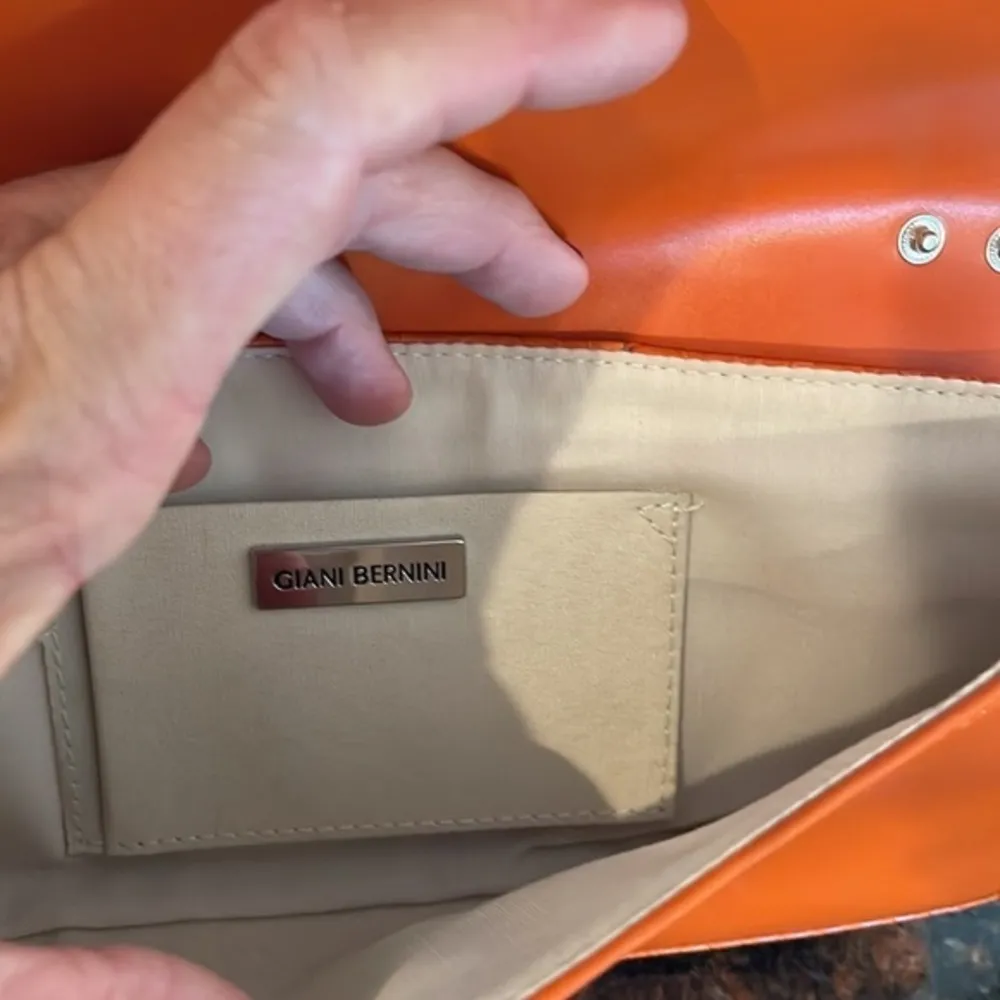 Giani Bernini snake clutch - Image 5