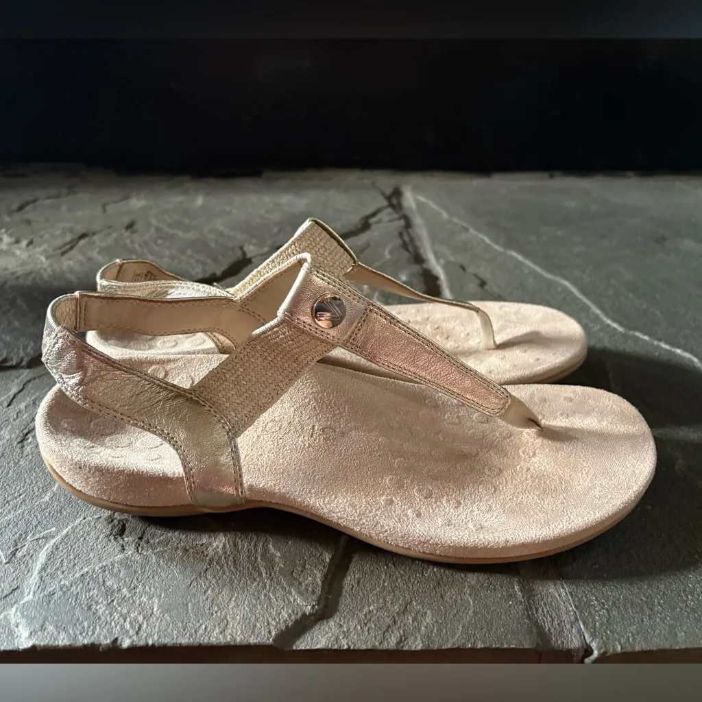 Vionic Gold Leather Brea Toe Post Slingback Sandals Size 9.5‎ EUC Only Tried On - Image 5