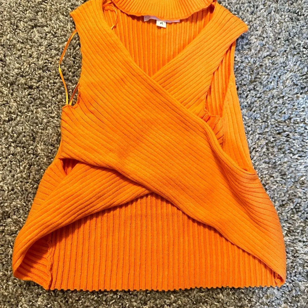 Orange Criss Cross Crop Top Size M - Image 3
