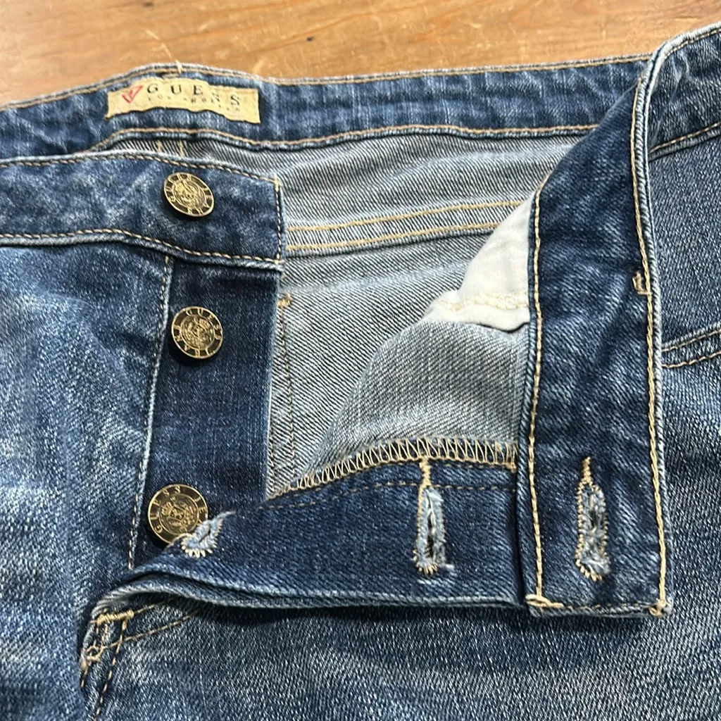 Vigoss Woman’s GUESS Distressed Button Fly Jean Shorts Size 30 - Image 11