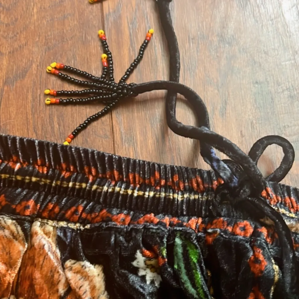 NWT farm Rio garden macaw velvet trousers - Image 6