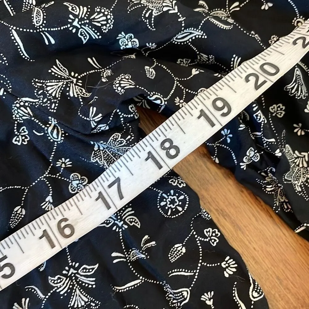 Old Navy black and white pleatfront long sleeve dress small - Image 10