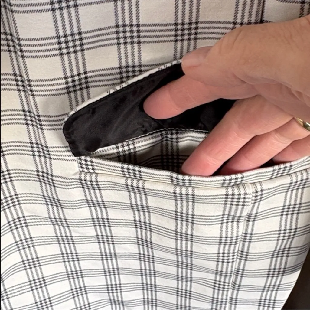 EUC Liverpool Boyfriend Blazer Black
Ivory Plaid Size 2X Retail $119.00 - Image 9