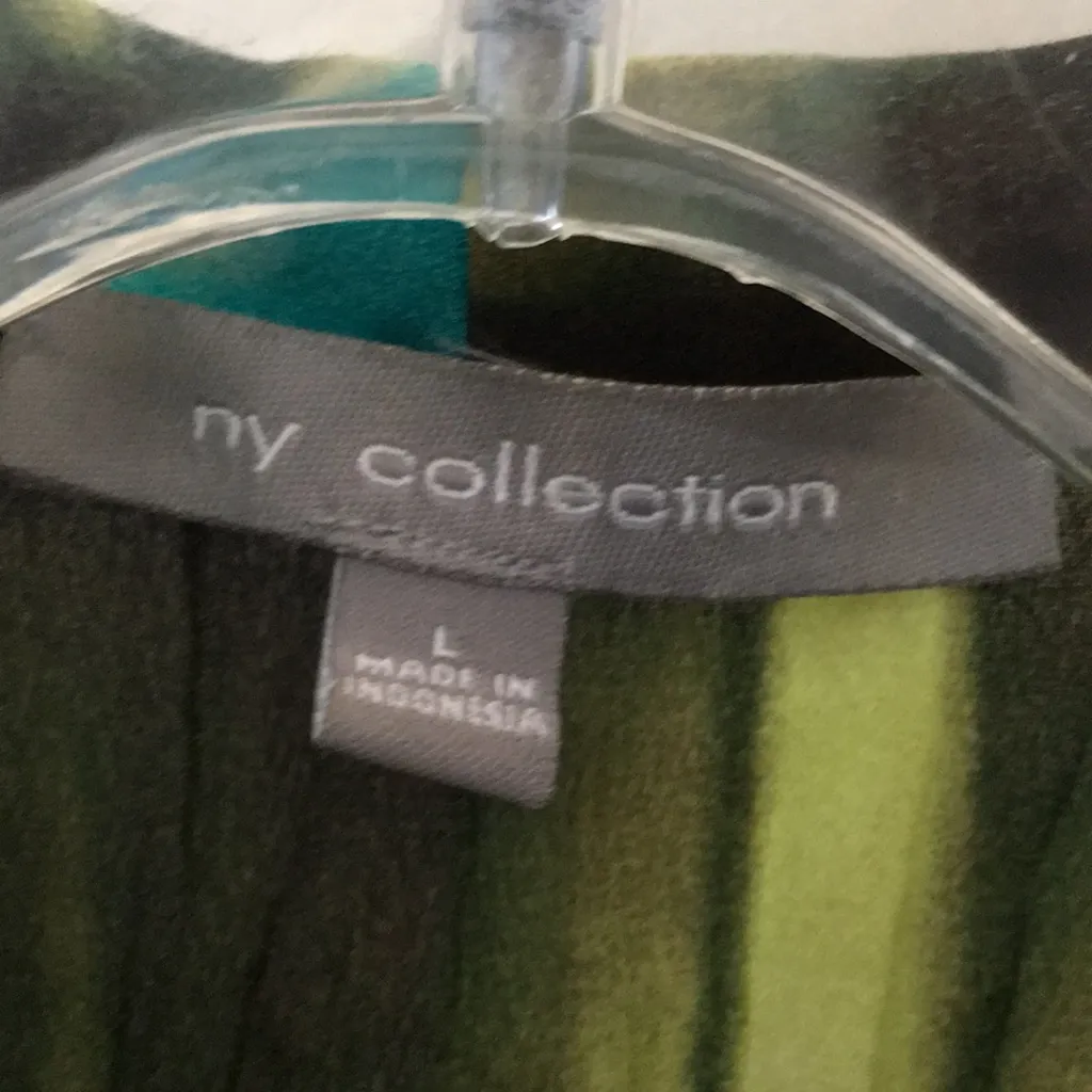 FINAL MARKDOWN Ny collection watercolor blouse large - Image 5