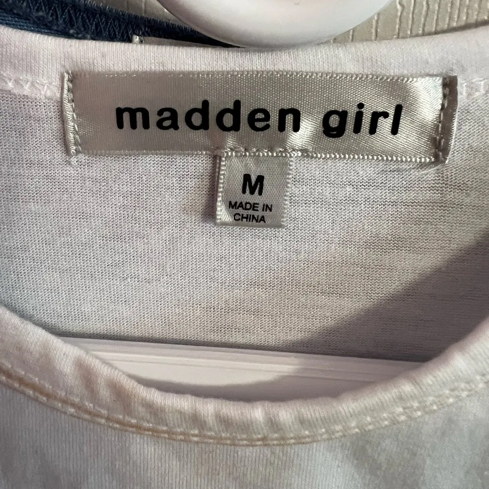 Madden Girl 2-pc. Button Front Vest and Tee set size M - Image 3