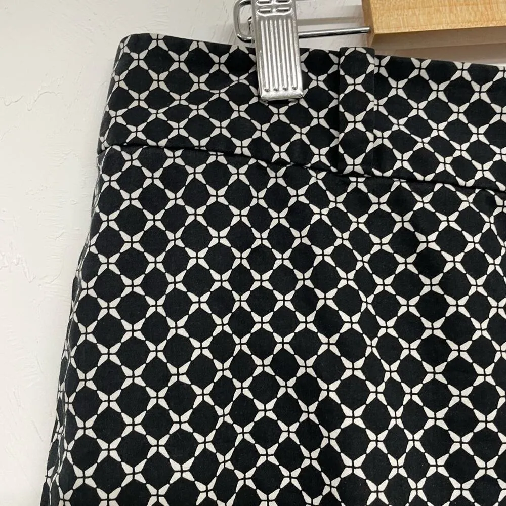 Talbots Black & White Printed Chino Shorts Womens 14P Geometric Print Bermuda - Image 2