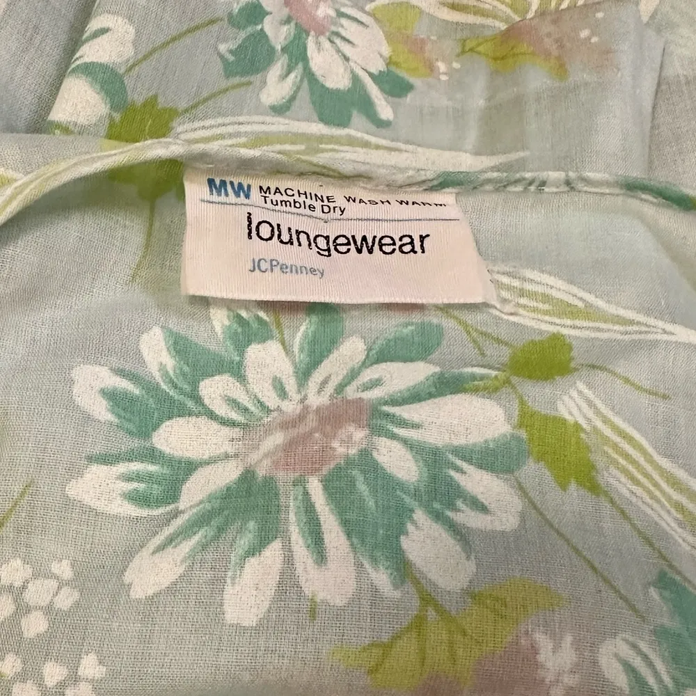 Vintage 60’s Floral Pastel Mumu House Dress – Embroidered Sleeveless Smock Dress Blue - Image 6