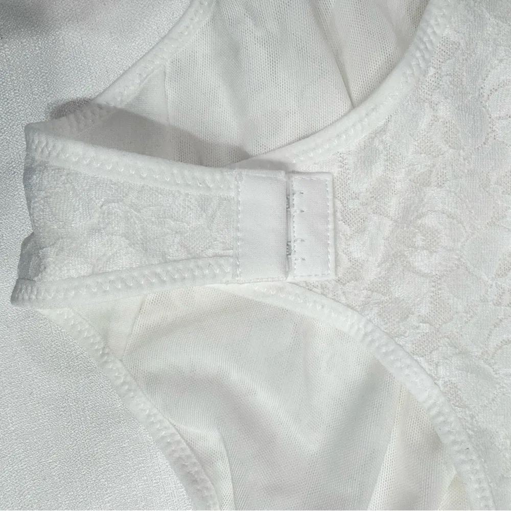 Off White Lace Overlay Shaper Spaghetti Strap Body Suit Size Small NEW - Image 6