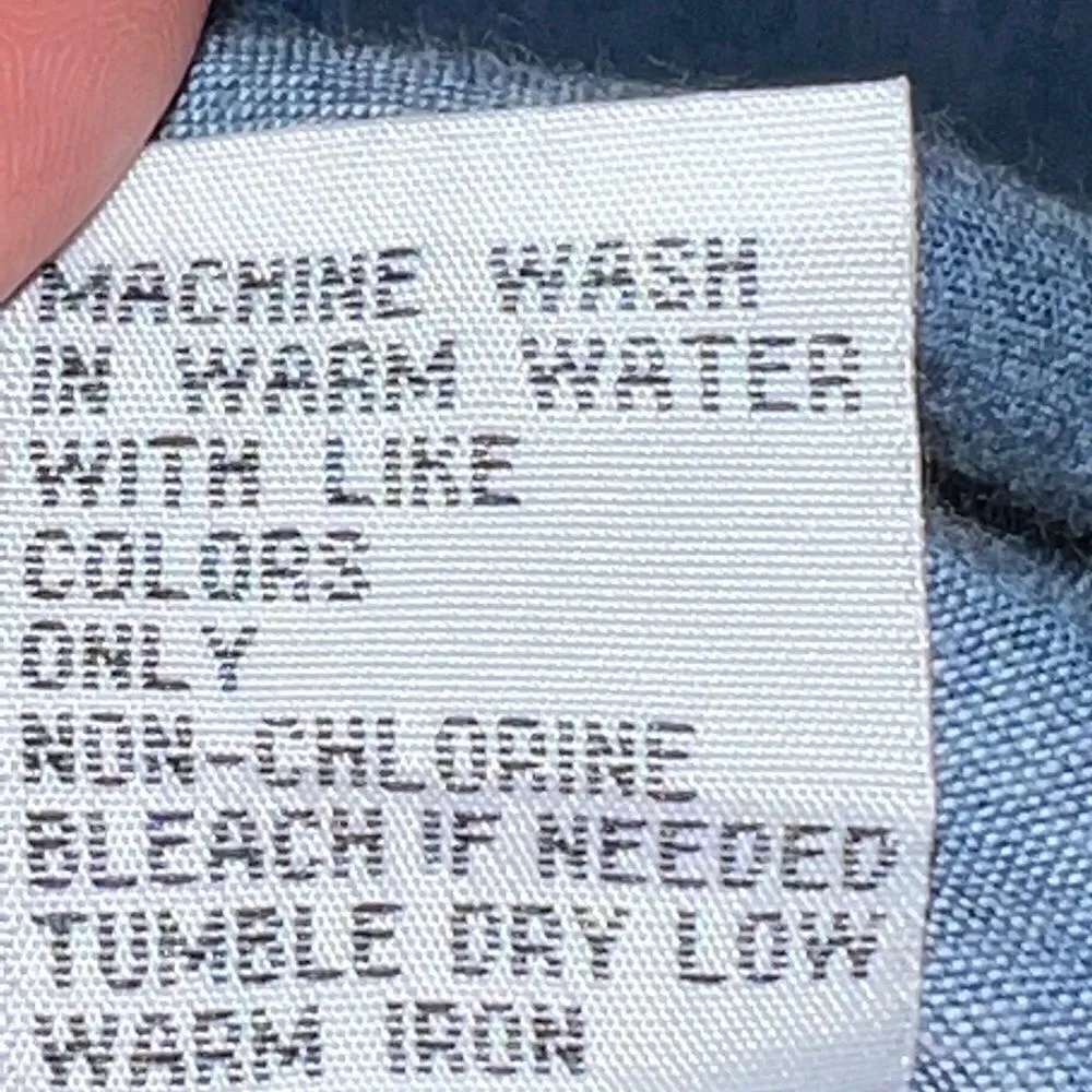 Chambray sleeveless snap front tank with pockets women’s size medium - Image 8