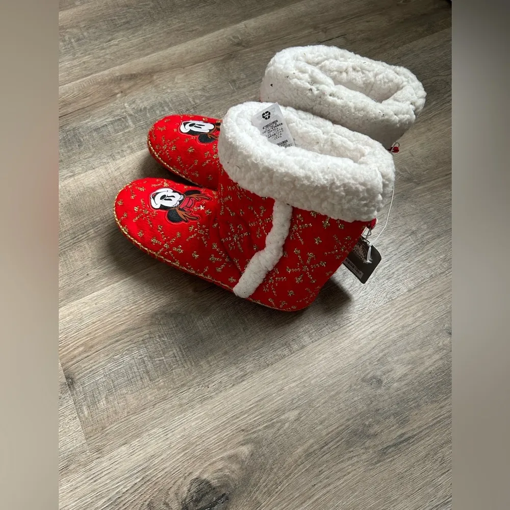 NWT cute  Minnie and Mikey Slipper boots Adult size 9/10 (keep warm) - Image 3