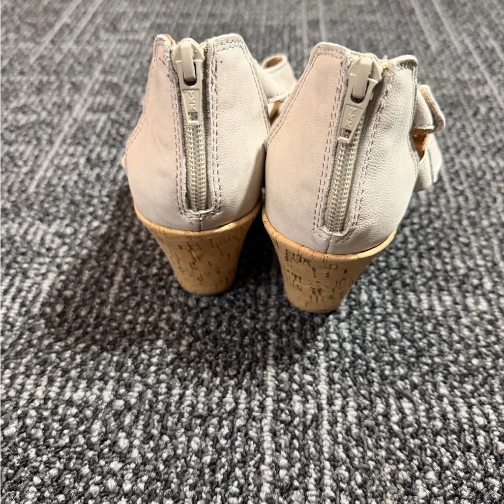 Women's Size 8 M Rockport Briah 3' Wedge Gadiator Sandals Taupe White - Image 6