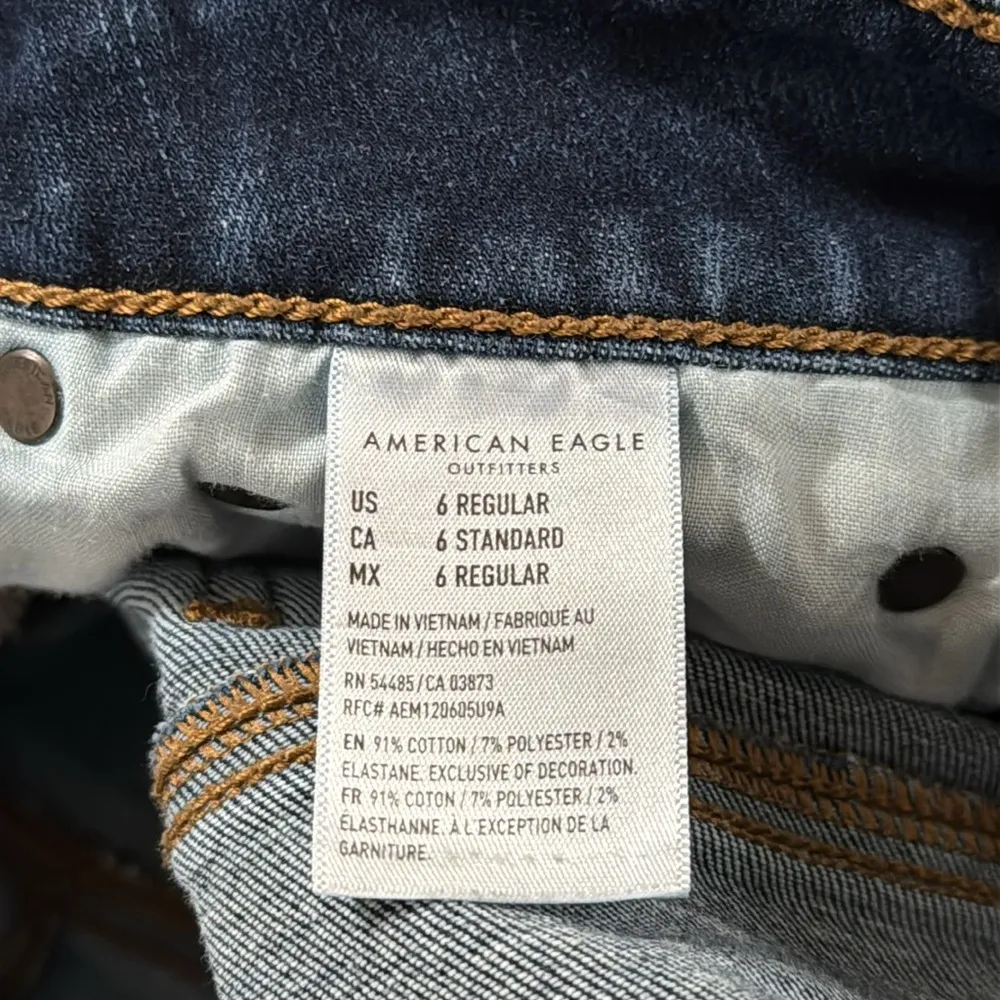 American Eagle Outfitters Artist Cropped Jean Dark Wash Stretch Jeans Size 6 - Image 12