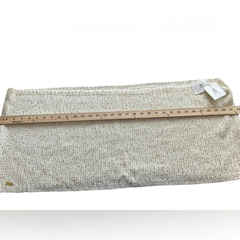 Calvin Klein‎ Women's Gold Knit Scarf with Glitter Accents - Image 8