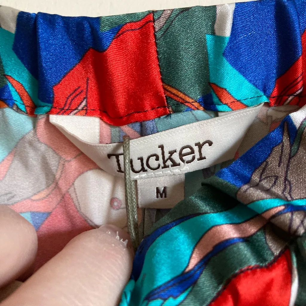 Tucker New Multicolor Parrot Deco Silk Blend Shorts #MBG Red Size M - Image 3