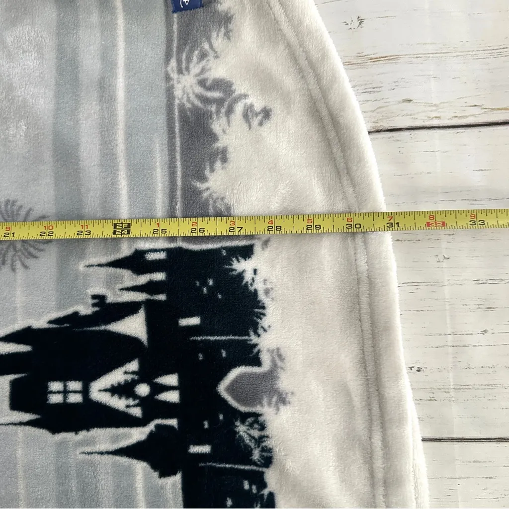Walt Disney World Spirit Jersey Fleece XXL Black White Cinderella Castle Sherpa - Image 13