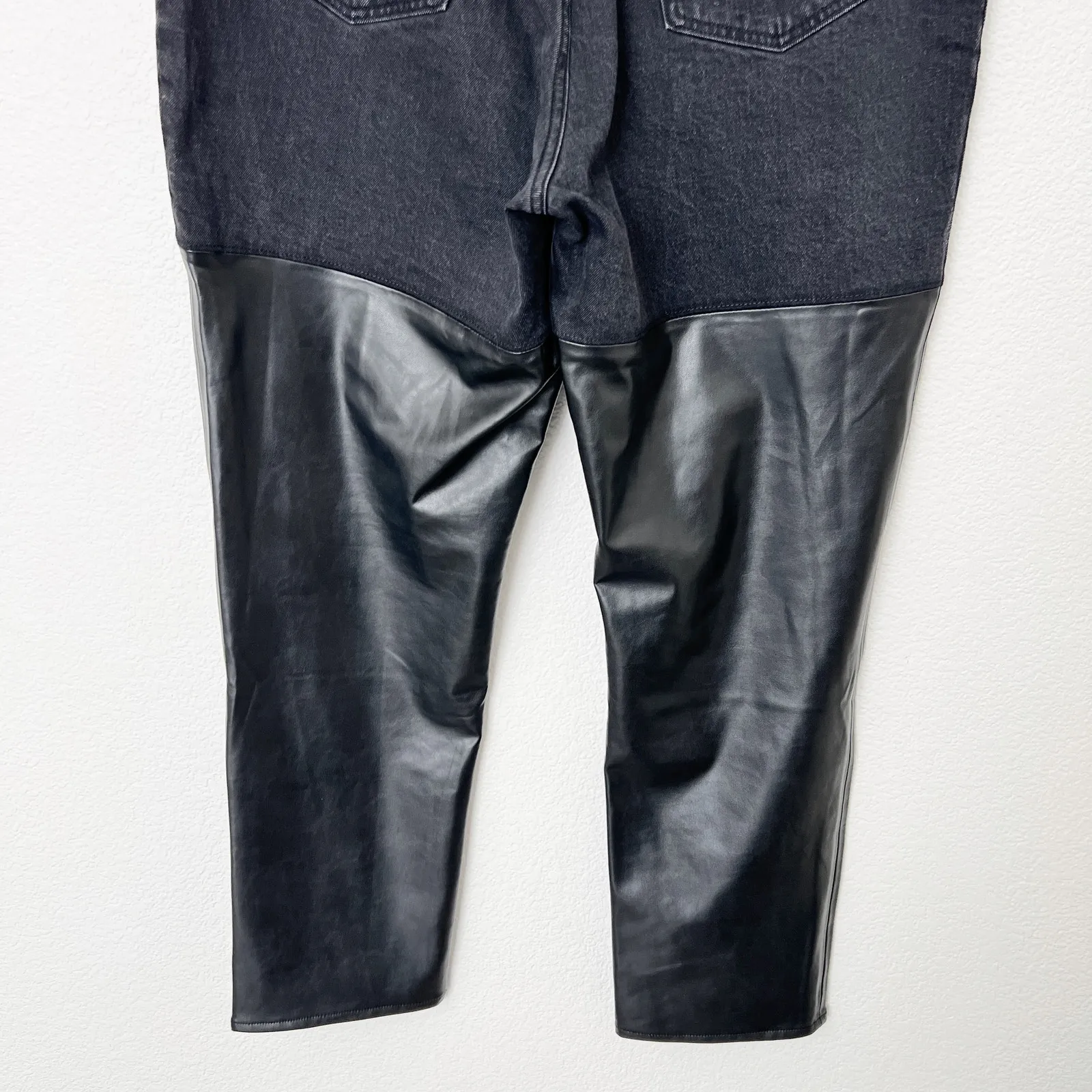 [Abercrombie & Fitch] Black Mixed Fabric 90s Straight Ultra High Rise Jeans 33L - Image 4