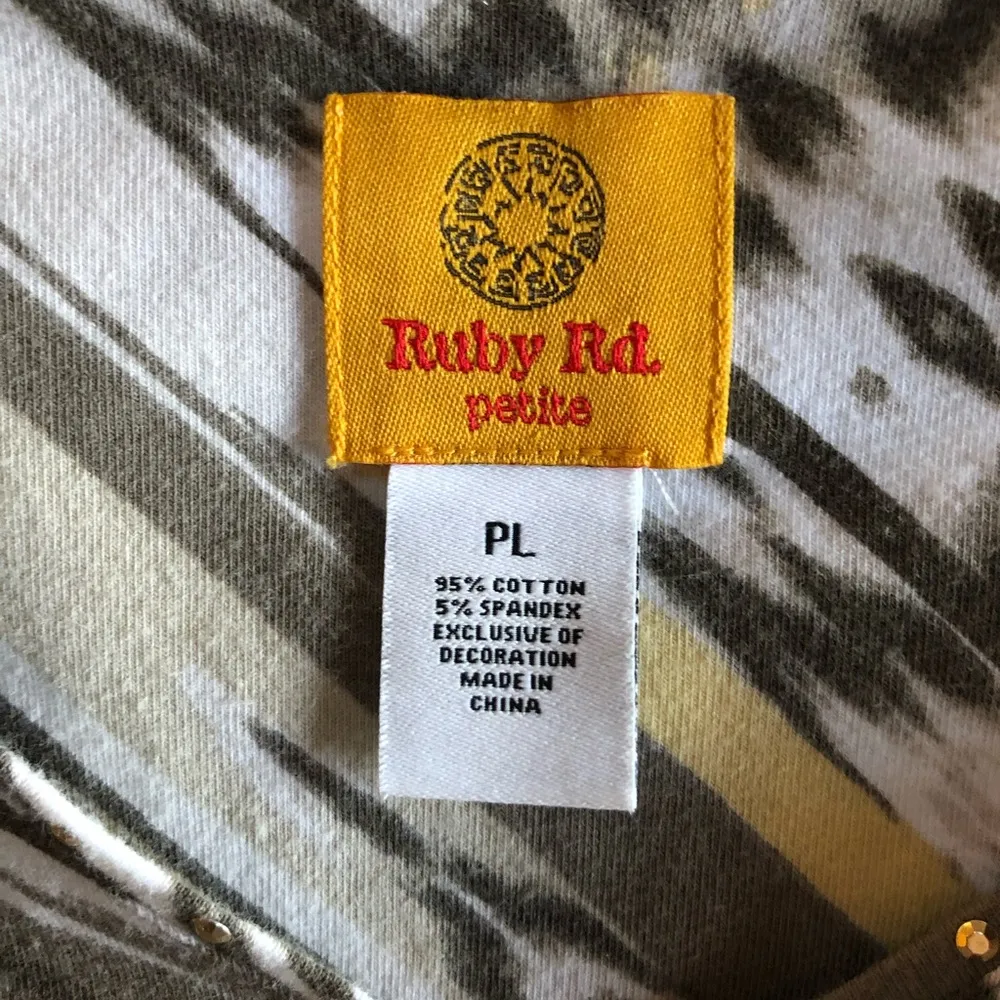 RUBY RD. V Neck T-Shirt Size Petite Large - Image 4