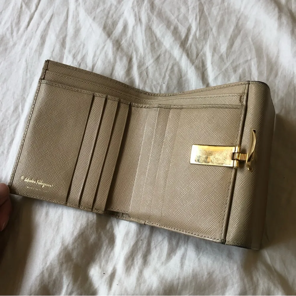 Salvatore Ferragamo Wallet - Image 5