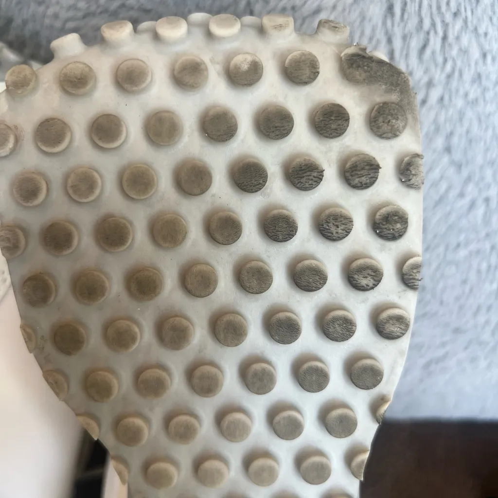 Steve Madden White and Cream Sneakers - Image 7