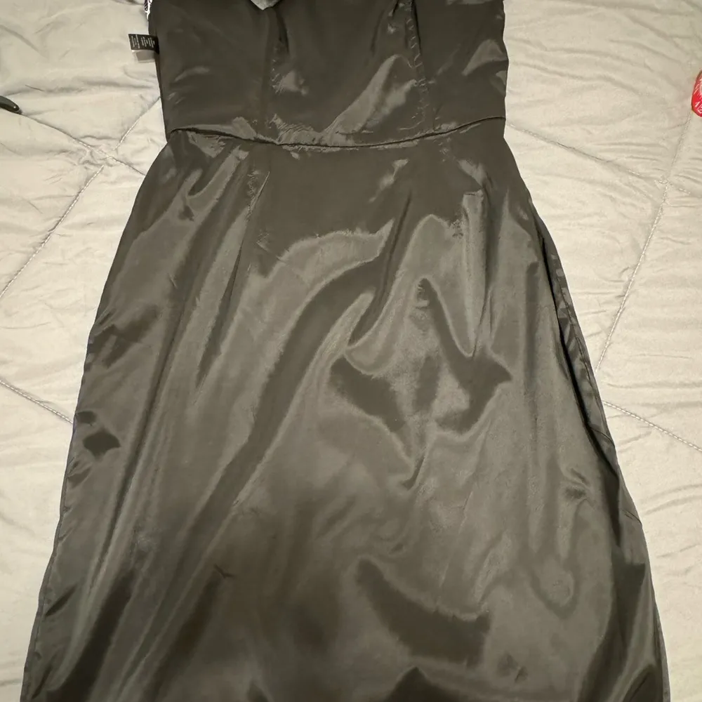 NEW WHBM Black & white Floral Strapless
Lined Corse Sheath Stretchy Dress size 6 - Image 16