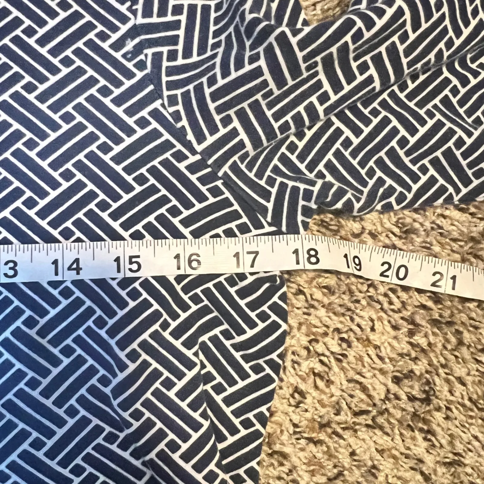 Croft & Barrow Navy White Geometric Print 3/4 Sleeve Boat Neck Top Womens Small - Image 4