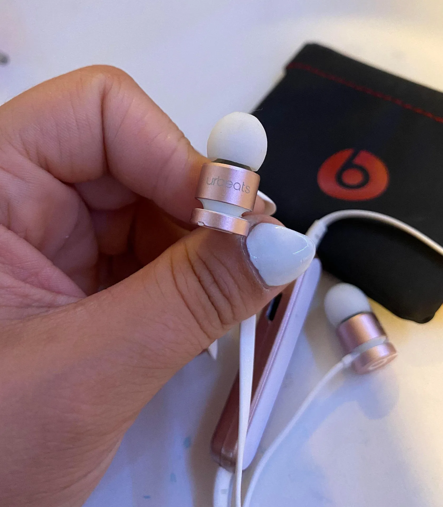 Beats by Dre Bluetooth Ear Buds - Image 3