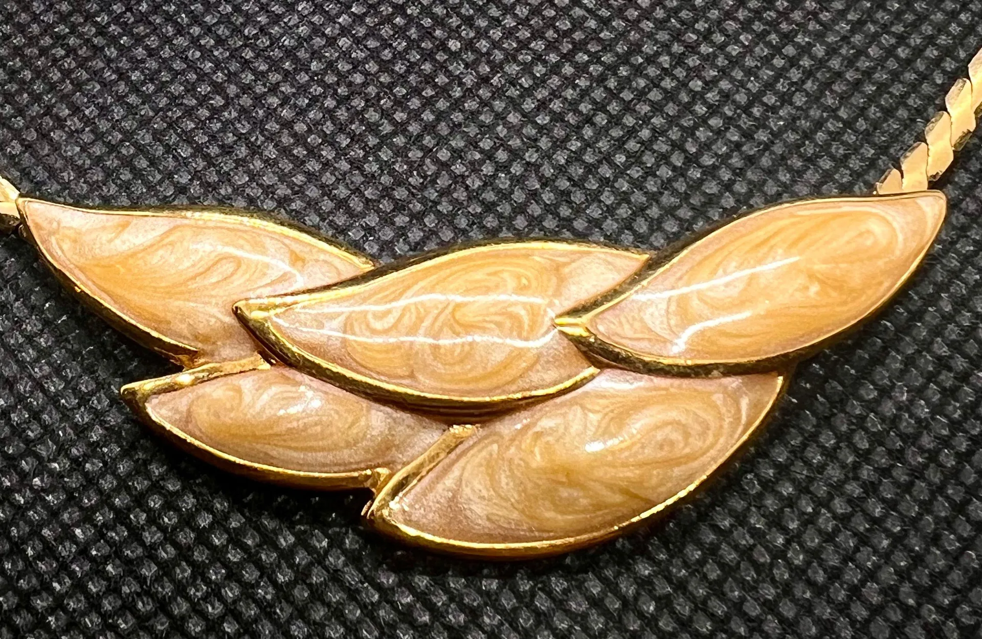 Vintage Napier Necklace Goldtone & Enamel Peach Leaf Collar Choker Signed Mint Gold - Image 2