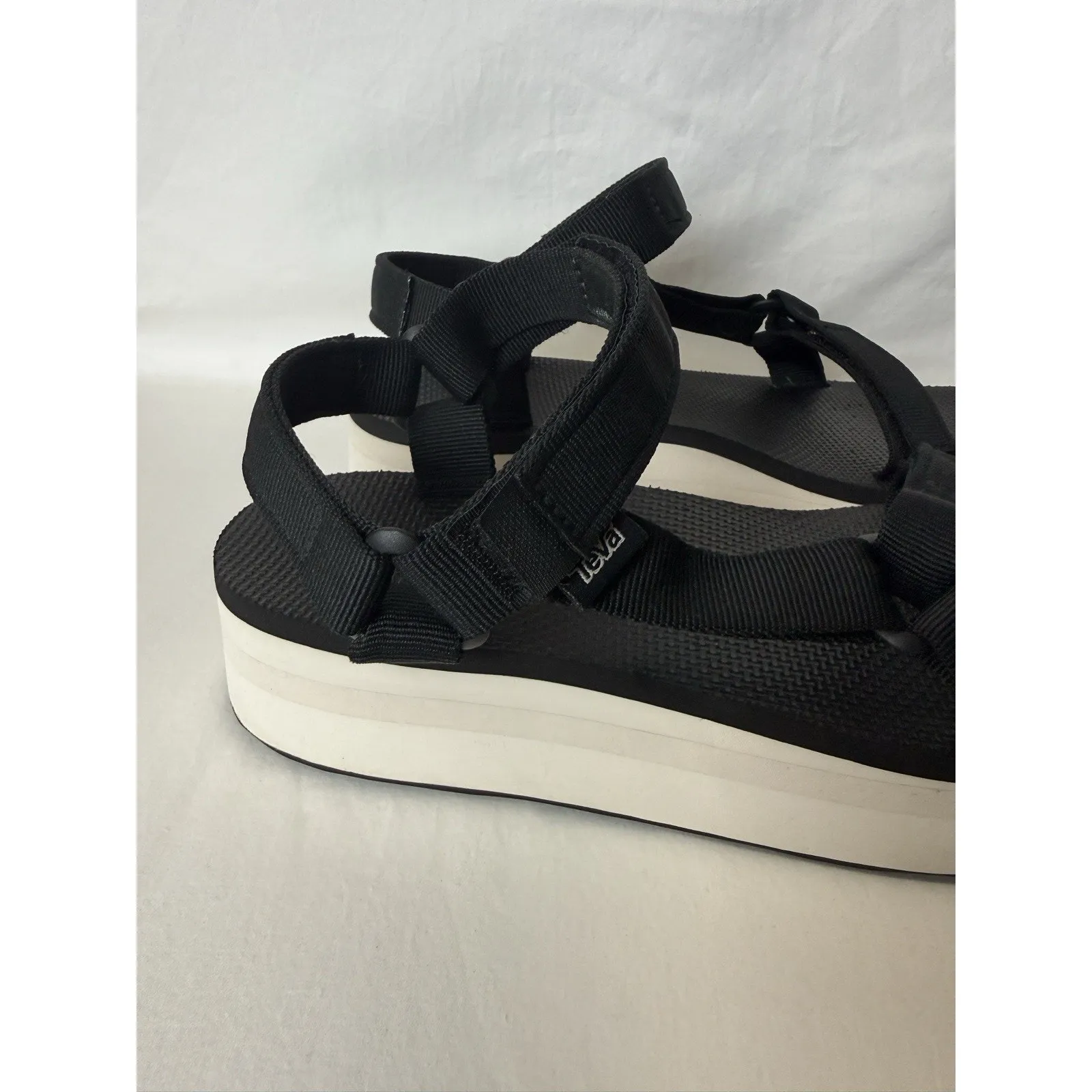 Teva Flatform Universal Platform Sandals Women’s Size 10 White/Black Footbed - Image 7