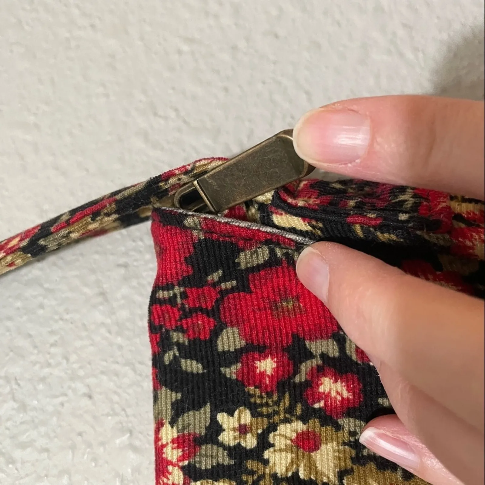 Unbranded Red & Black Floral Hobo Style Bag Handbag Boho Carpet Purse Shoulder - Image 3