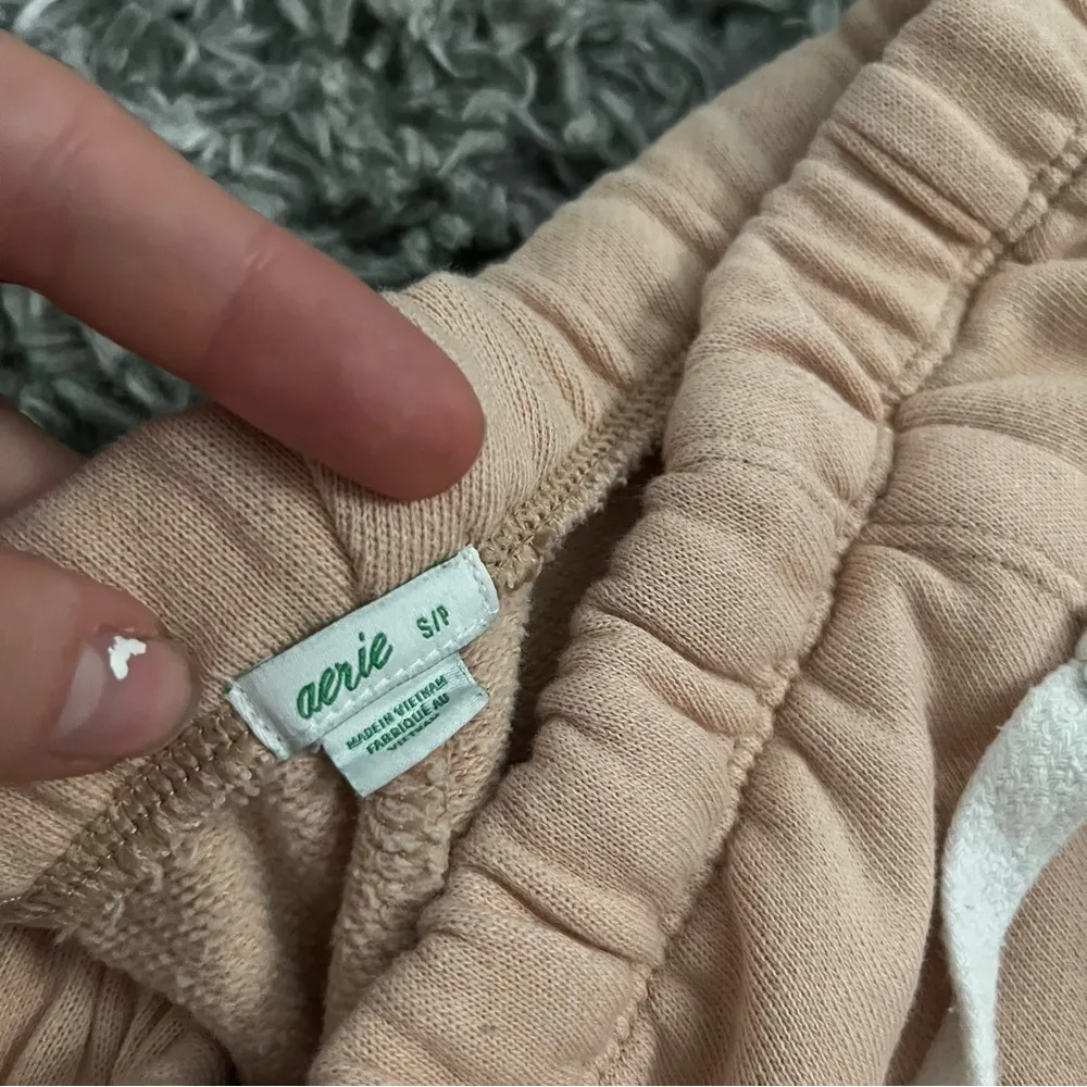 Aerie high rise joggers size small - Image 3