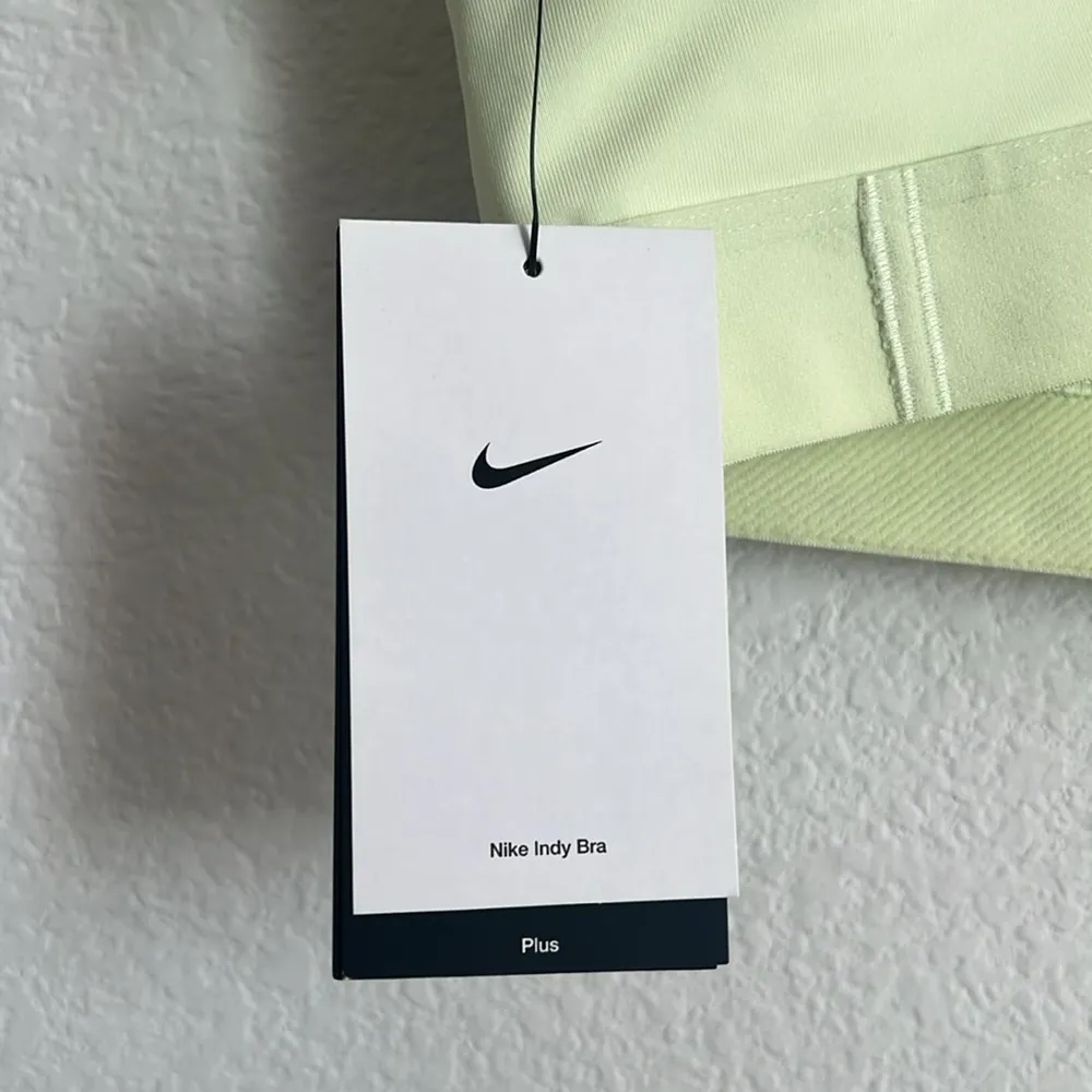 Nike Moisture-Wicking Racerback Sports Bra in Pistachio Green, NWT, Size 1X - Image 5