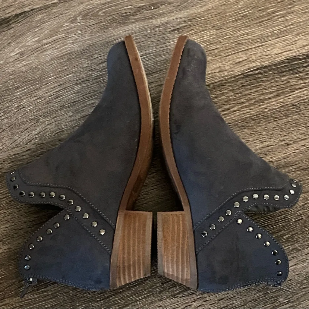 Carlos Bailey Grey Silver Embellished Slit Ankle Booties Women's Sz 7.5 Gray - Image 4