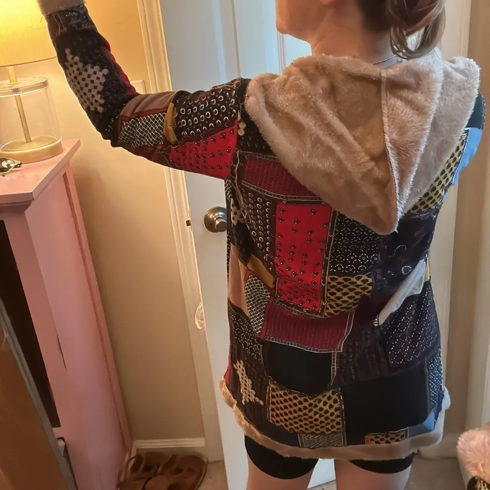 Patterned Fuzzy Lined Hoodie Jacket Tan Size M - Image 5