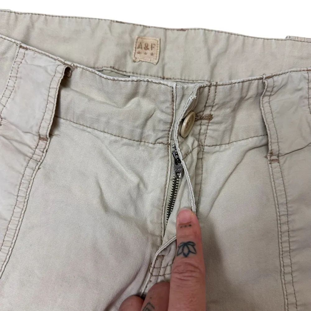 Abercrombie & Fitch Y2K Mid Rise Convertible Cargo Pants Tan Large Wide Leg - Image 4