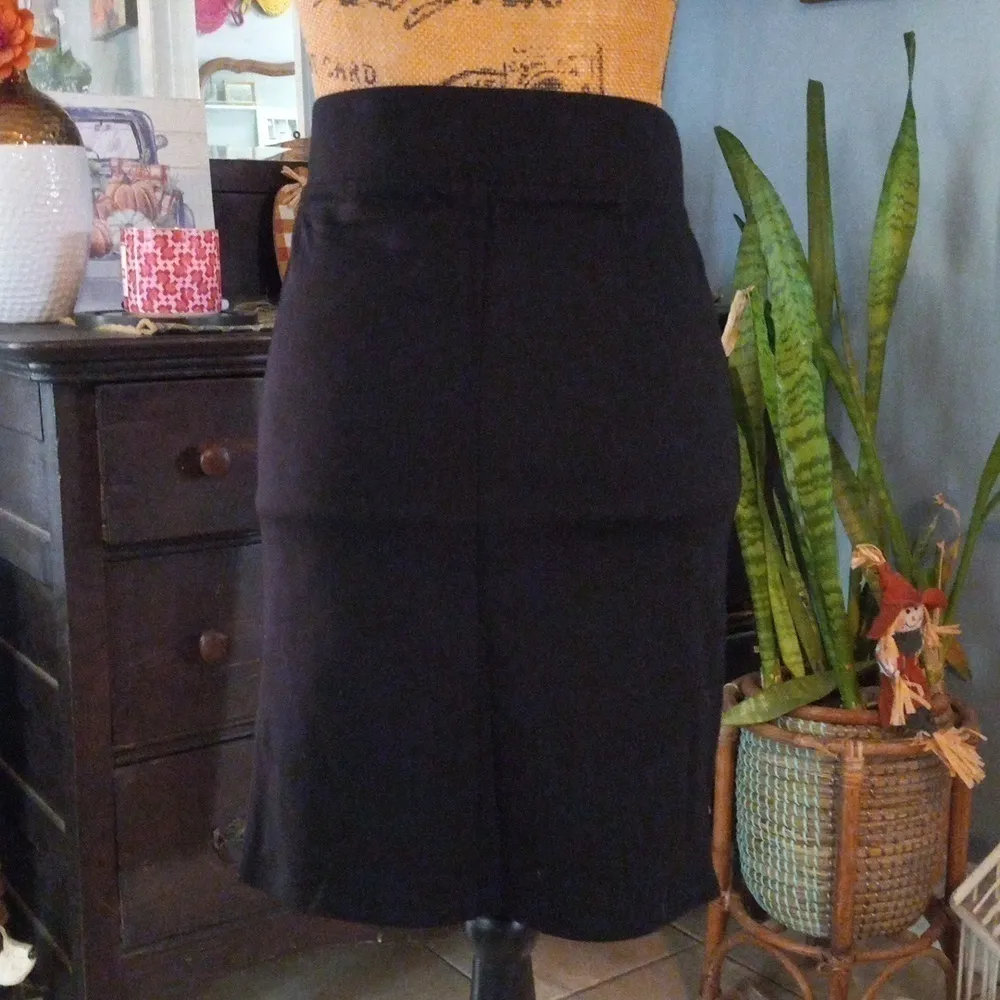 Torrid Black and Multicolored Embroidered Ponte Knit Stretch Pencil Skirt - Image 6