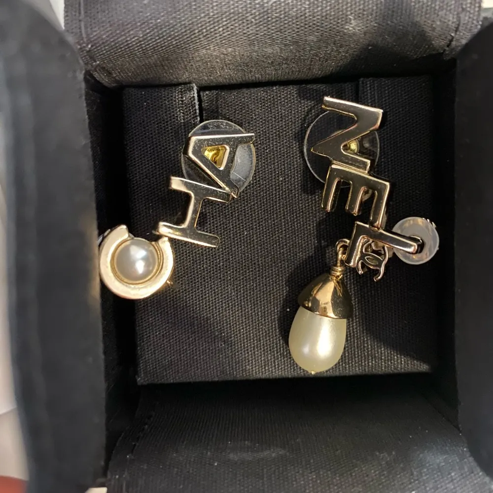 Chanel Authentic  earrings with pearls - Image 15