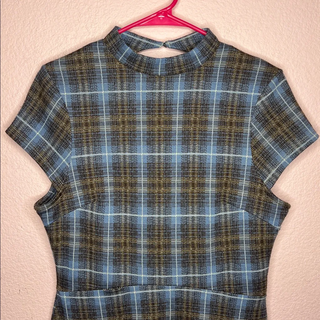 Urban Outfitters Highland Plaid Mock-Neck Mini Dress. Size L - Image 3