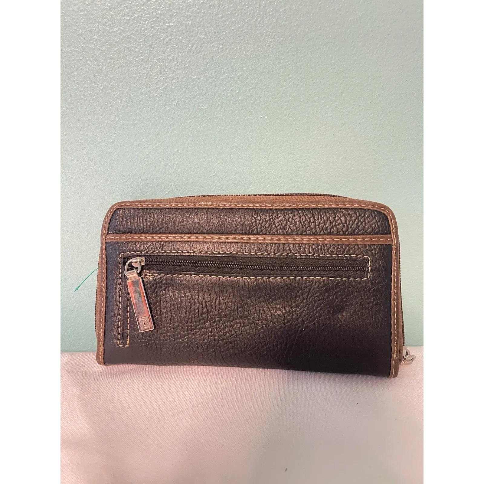 Chaps‎ Leather Zippered Wallet~Black w/Brown Trim~Lots of Space 7 1/2" x 4 1/2" - Image 3