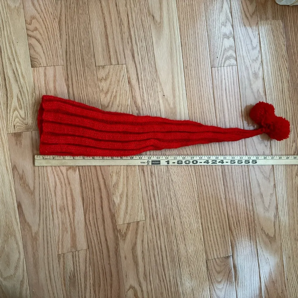 Red knitted hat, homemade - Image 7