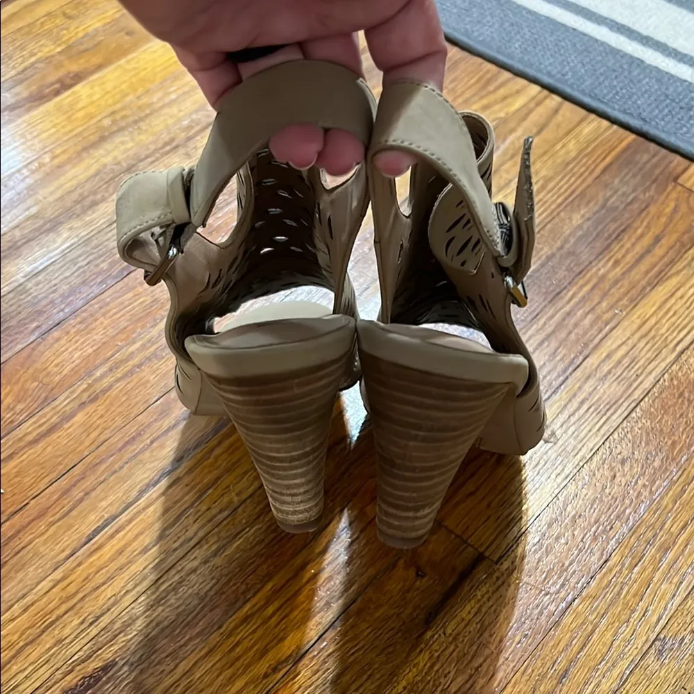 NIC+ZOE Tan Cutout Sandals - Image 5