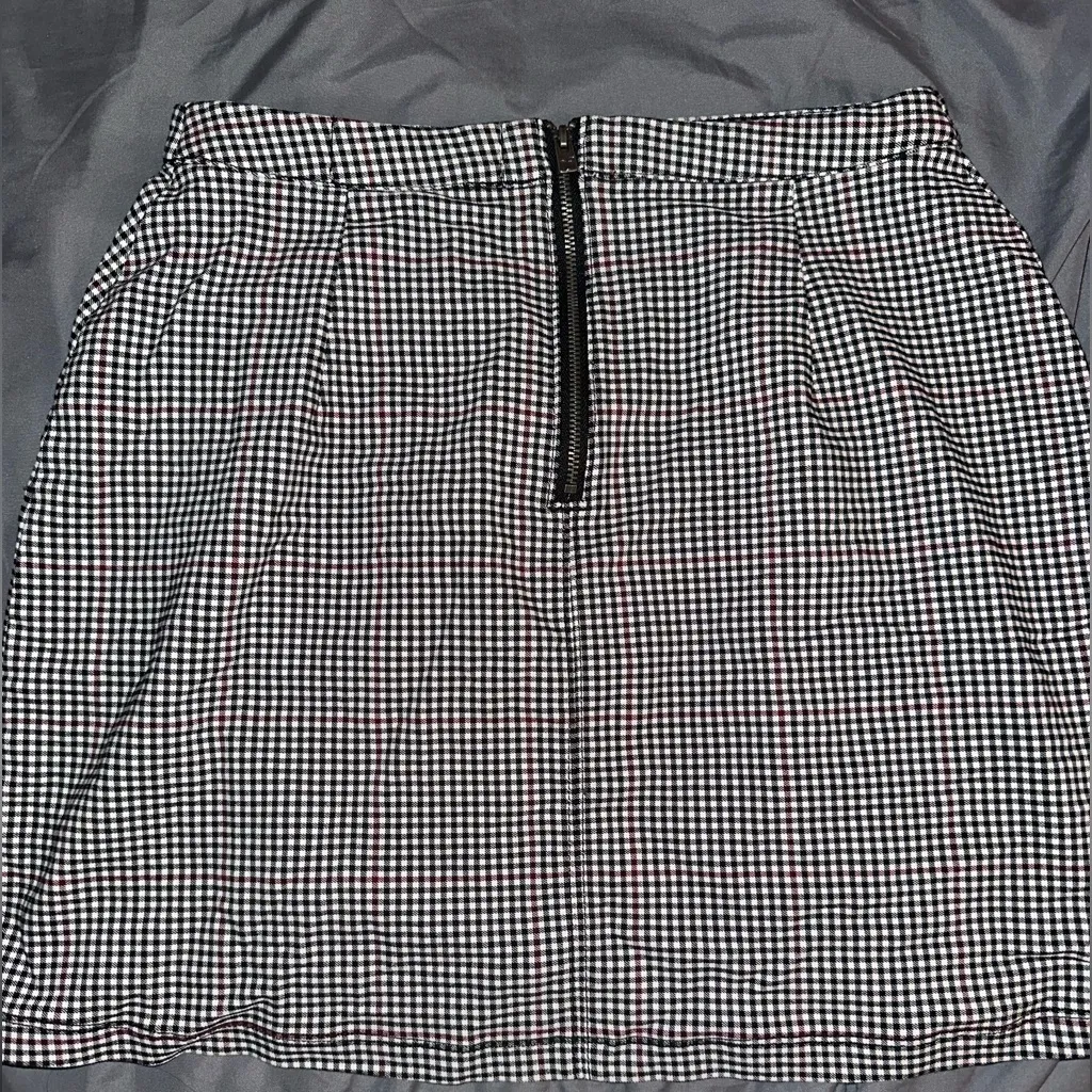 Hollister Gingham Mini Skirt Sz. M - Image 5