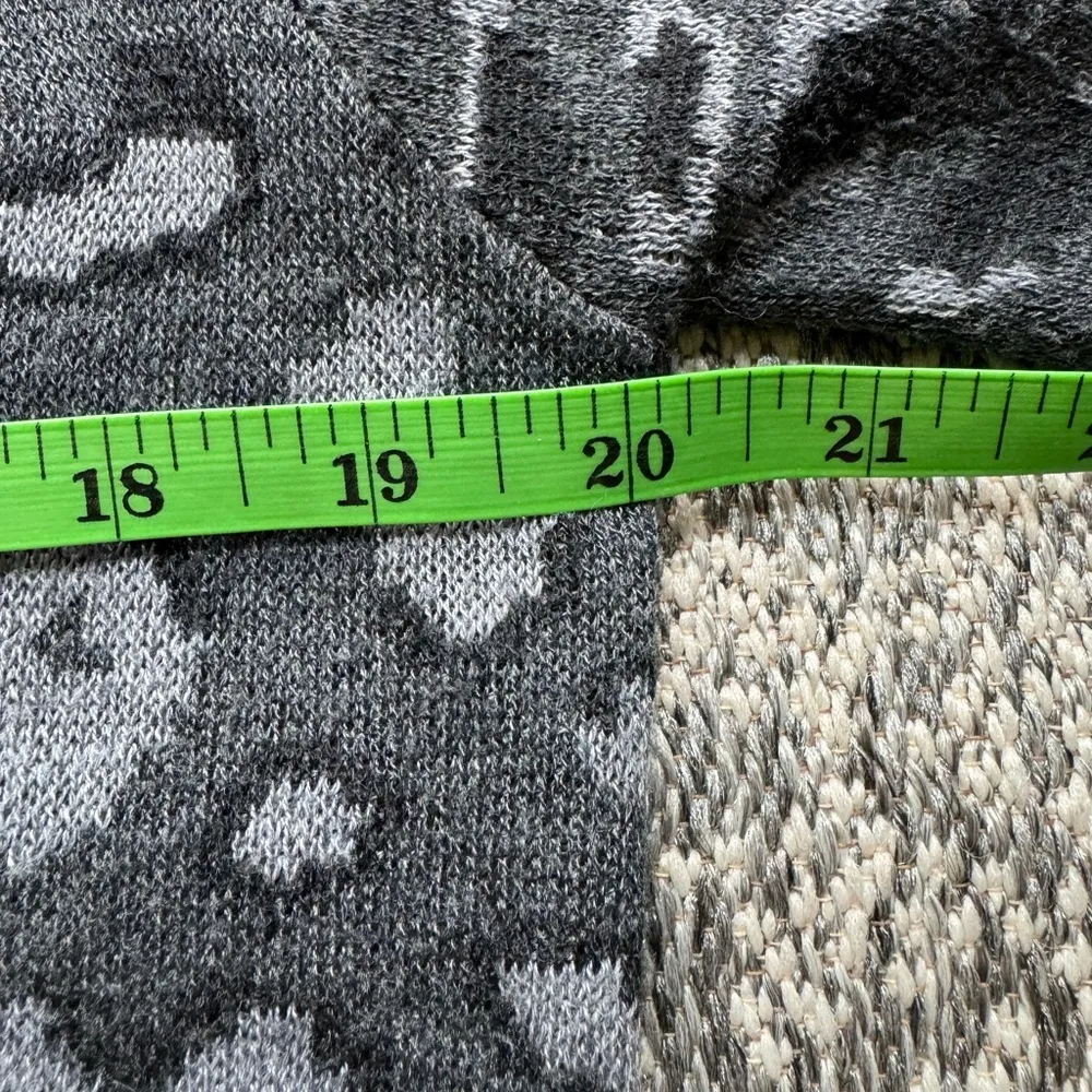 HEARTLOOM Anthropologie Natalia Grey Animal Print Crewneck Sweater - Medium - Image 9