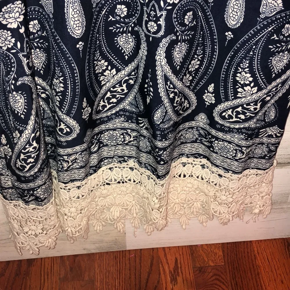 Rue21 blue and white lace graphic dress open sleeves knee length size large​​ - Image 6