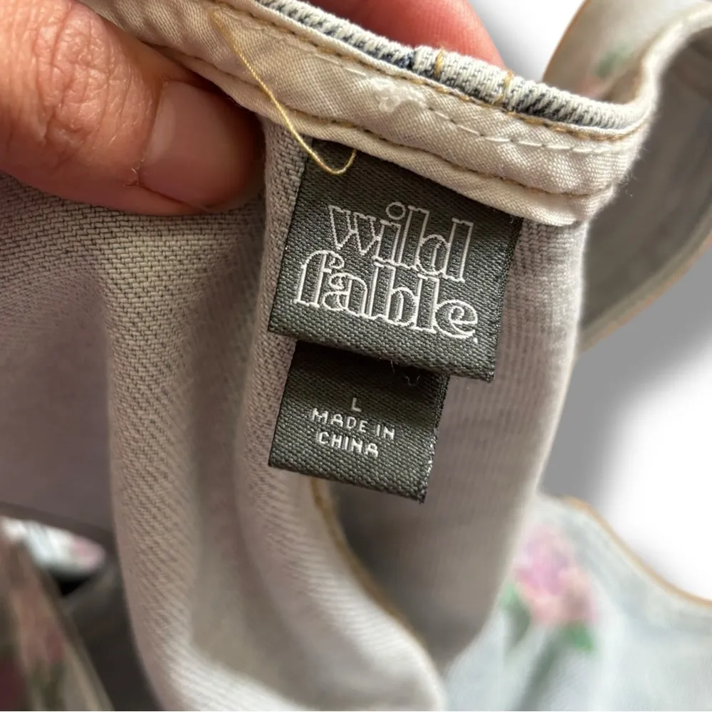 NWOT Wild Fable Light Wash Floral Blue Pink Denim Vest - Size Large - Image 8